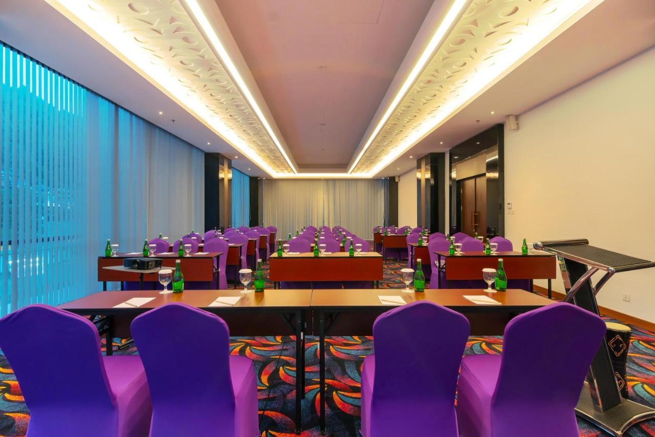 Fox Hotel Jayapura Exterior photo